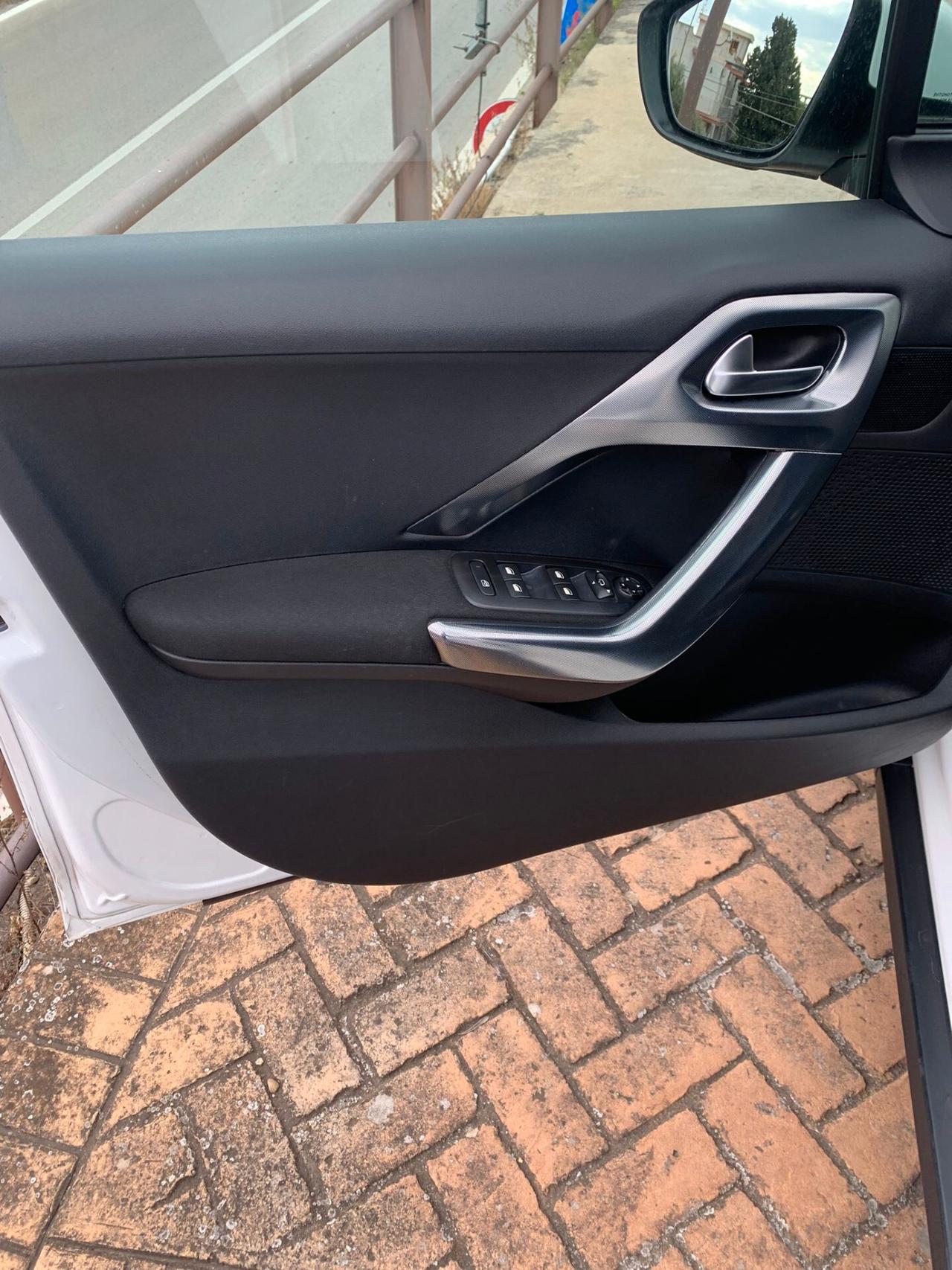 Peugeot 2008 BlueHDi 120 S&S Allure