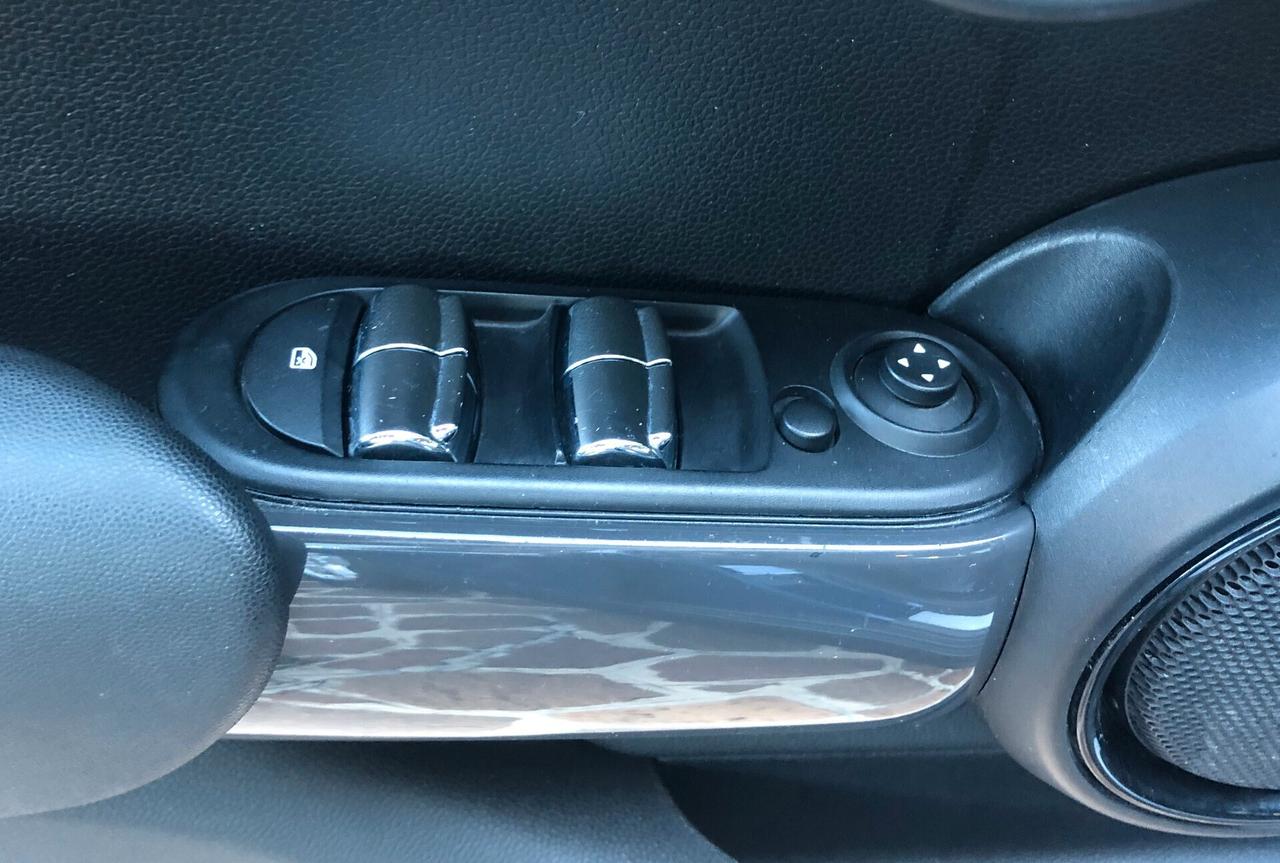 Mini Cooper D 5porte 1.5 Business auto tetto panoramico apribile