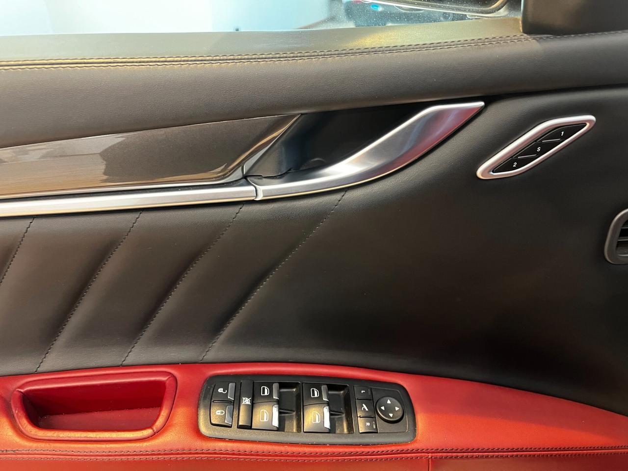 Maserati Ghibli V6 430 CV Q4 Granlusso