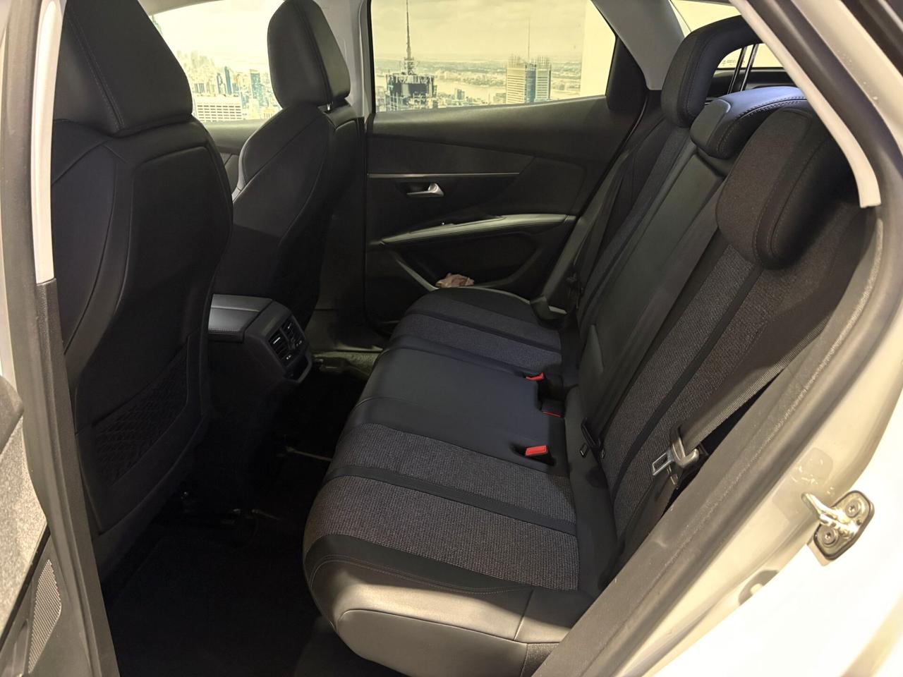 Peugeot 3008 BlueHDi 130 S&S EAT8 Allure