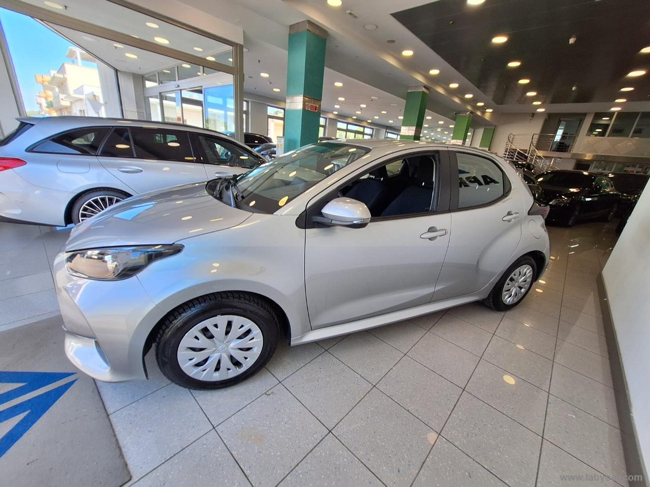 TOYOTA Yaris 1.5 Hybrid 5p. Business