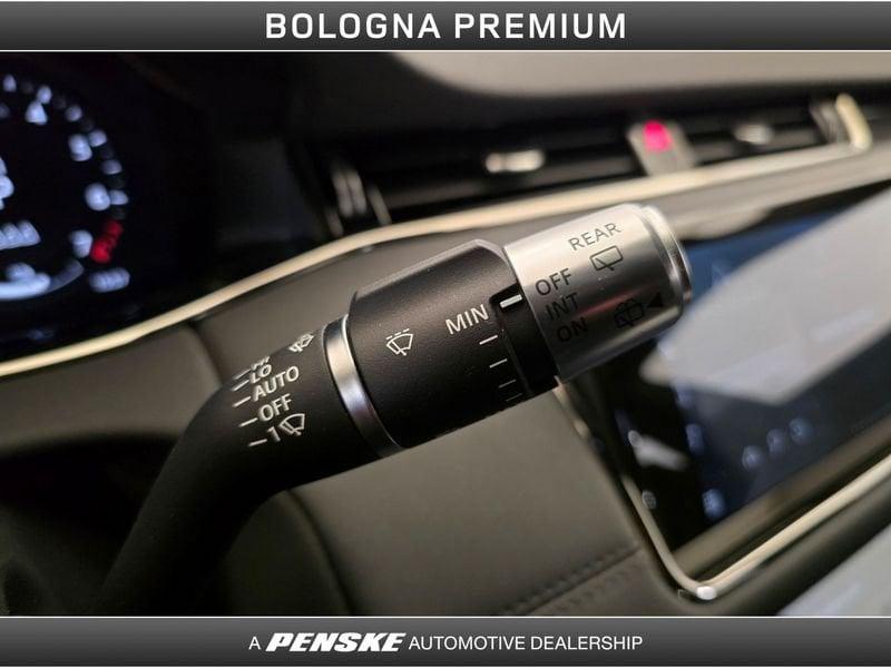 Land Rover RR Evoque Range Rover Evoque 1.5 I3 PHEV 300 CV AWD Auto R-Dynamic SE