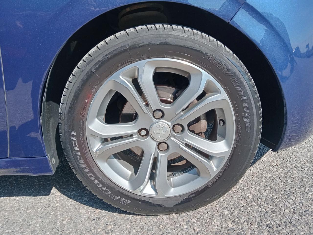 Peugeot 208 1.2VTi 82CV 5p. Allure UNIPROPRIETARIO