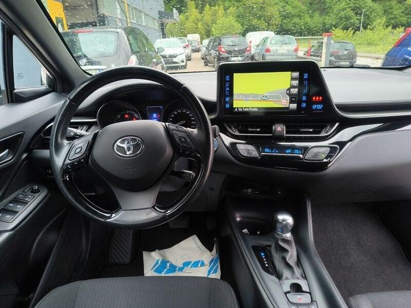 Toyota C-HR 1.8 Hybrid e-cvt business