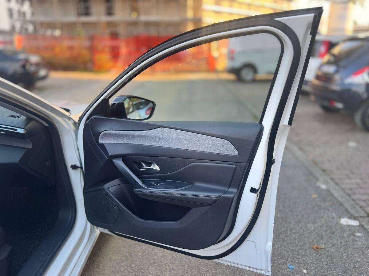 Peugeot 308 1.6 hybrid phev Allure Pack 180cv e-eat8