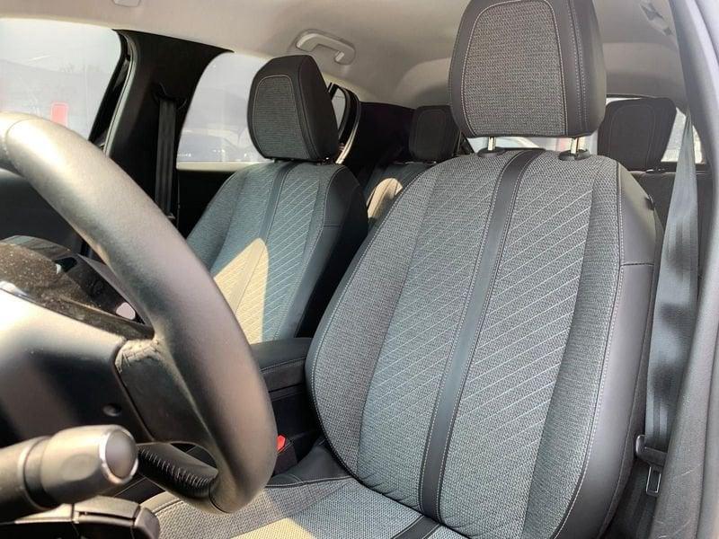 Peugeot e-208 Allure e 136cv