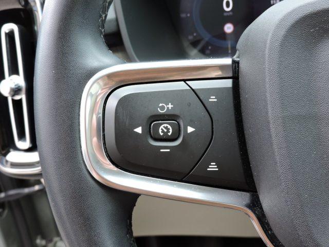 VOLVO XC40 B4 BENZINA AWD ULTIMATE DARK AUTOMATICA