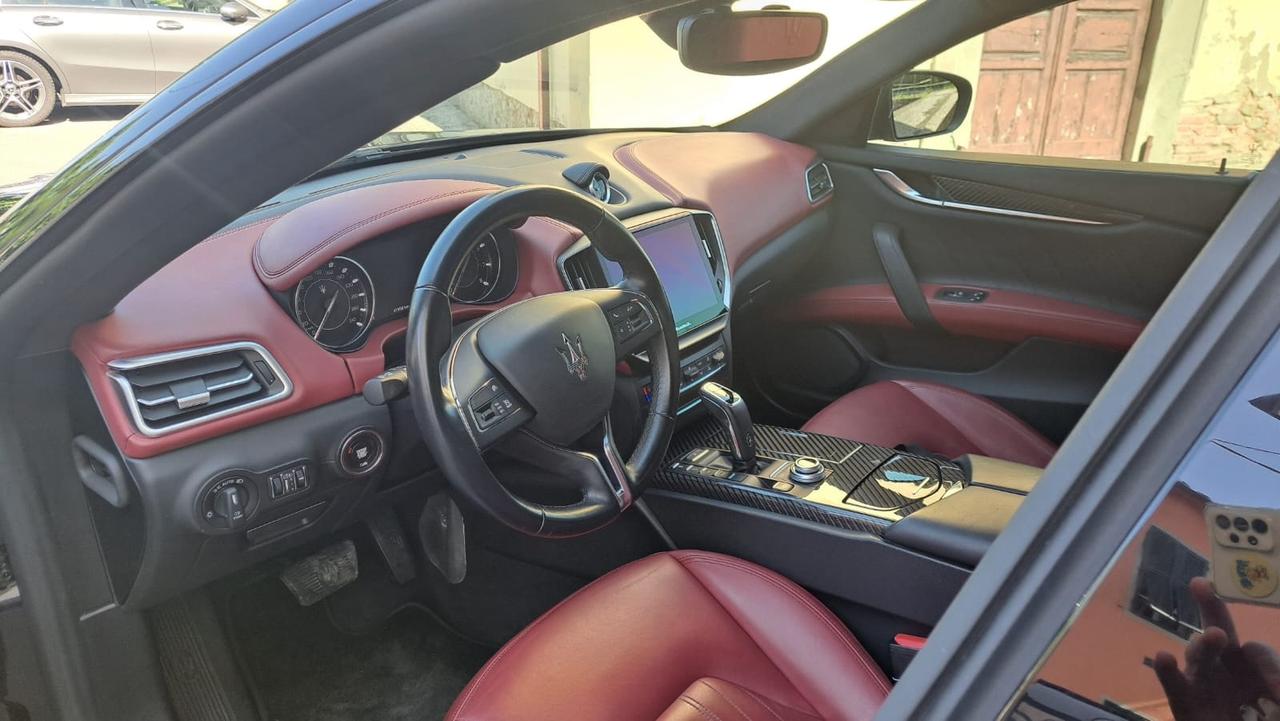 Maserati Ghibli 330 CV MHEV GT