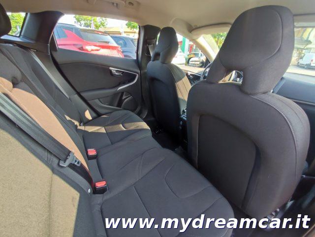 VOLVO V40 D3 Geartronic Momentum