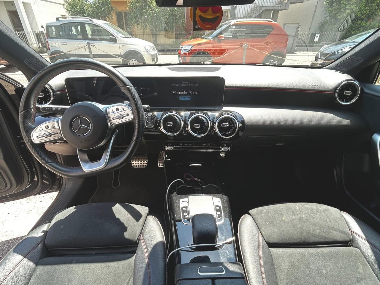 Mercedes-Benz A 180 Premium AMG