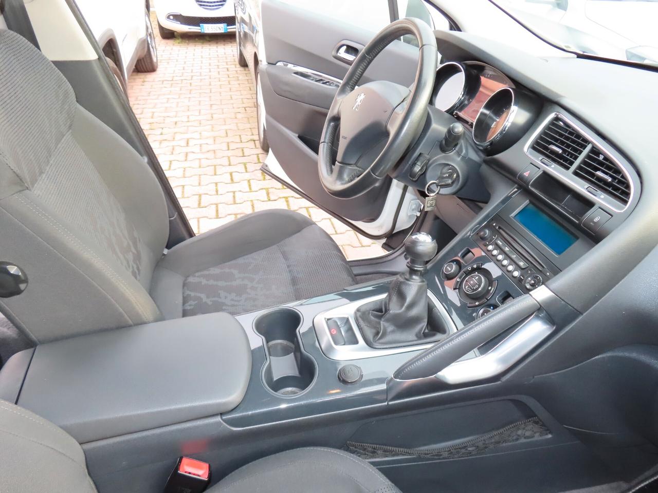 Peugeot 3008 1.6 HDi 115CV Allure FULL