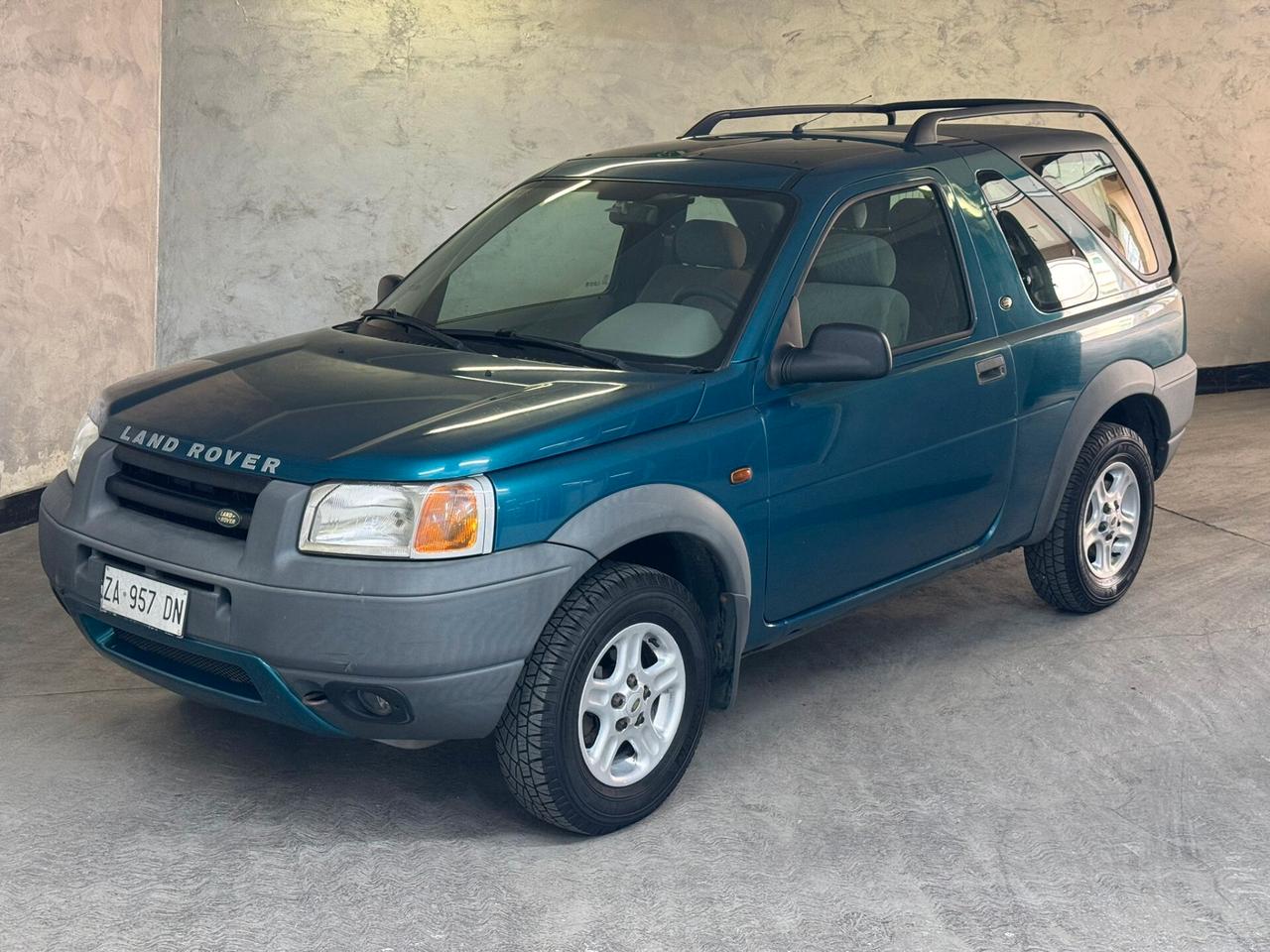 Land Rover Freelander 2.0 TD cat 3p. Hardback