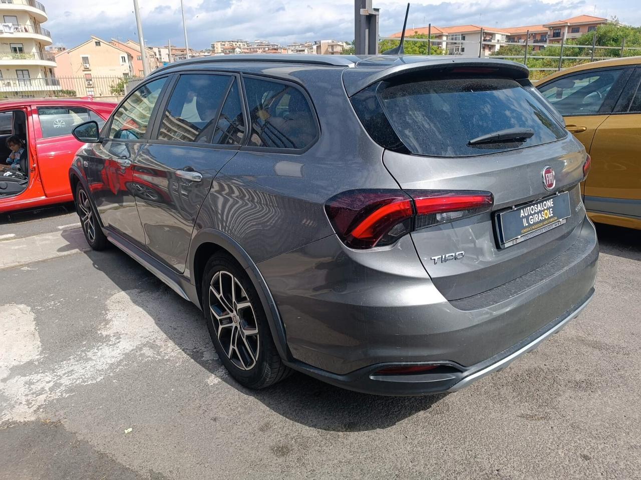 Fiat Tipo 1.5 Hybrid DCT SW Cross