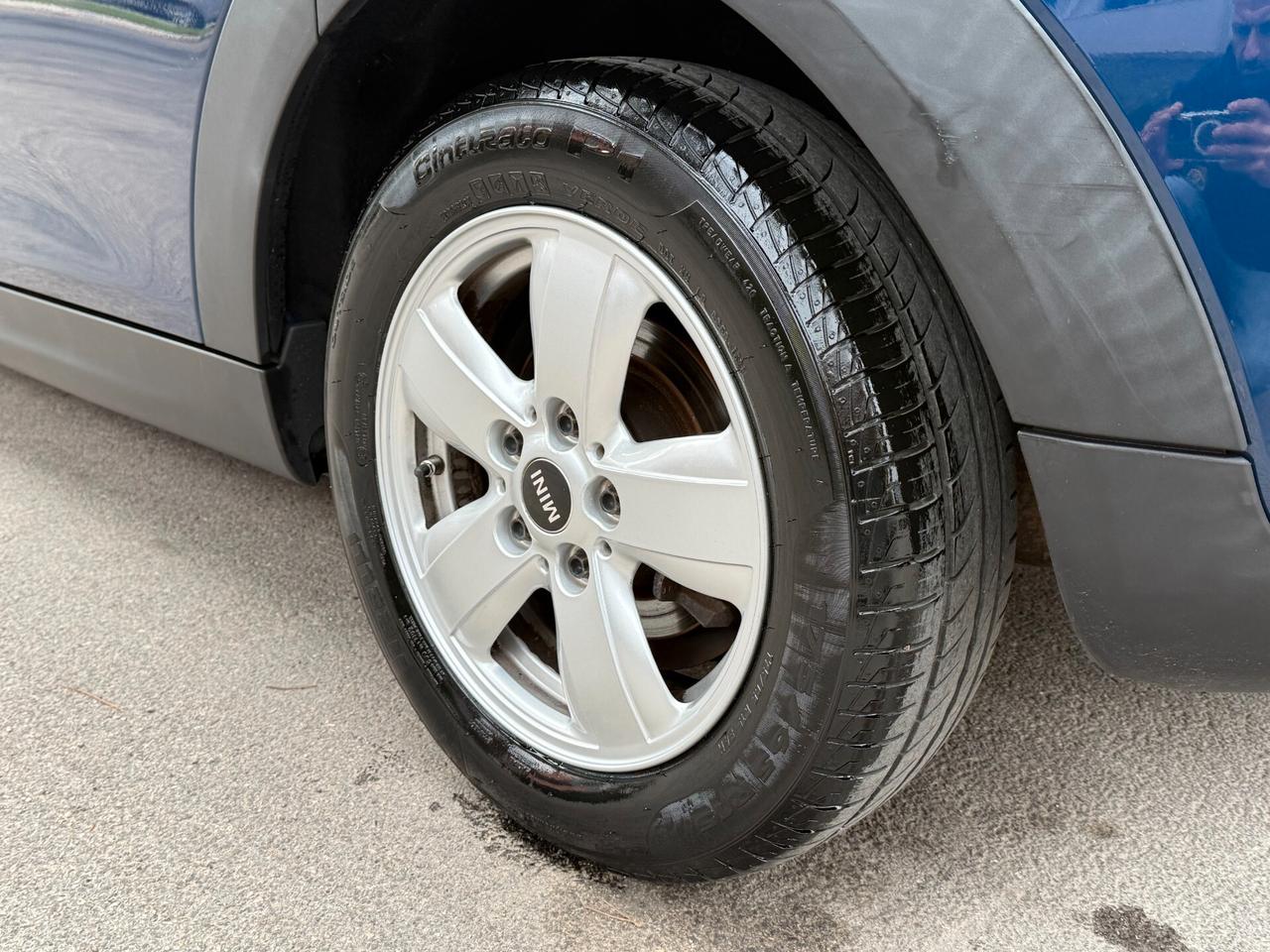 Mini 1.5 One D 95CV 5P *LUCI LED AMBIENT – 2016