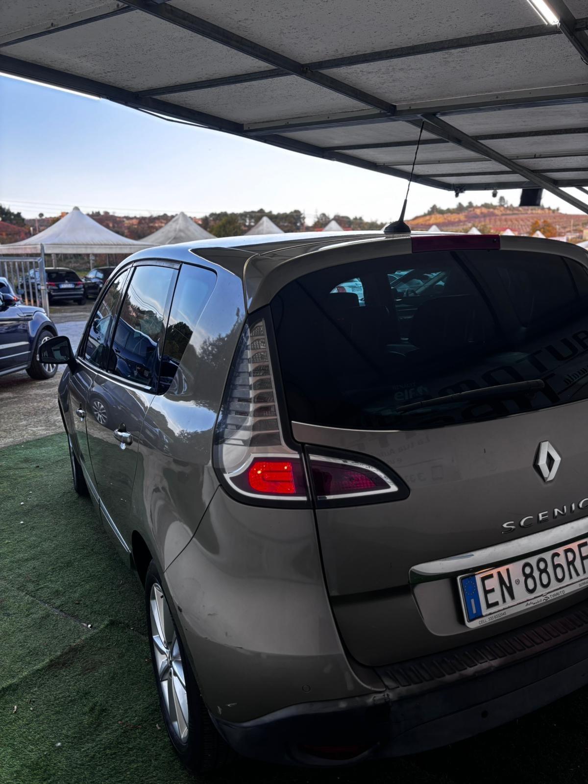 Renault Scénic XMod 1.5 dCi 110CV EDC Bose