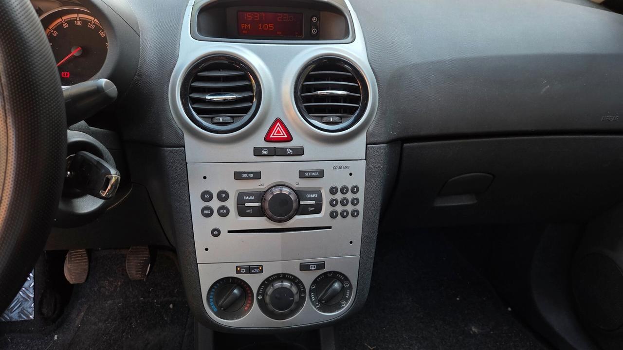 Opel Corsa 1.2 3 porte