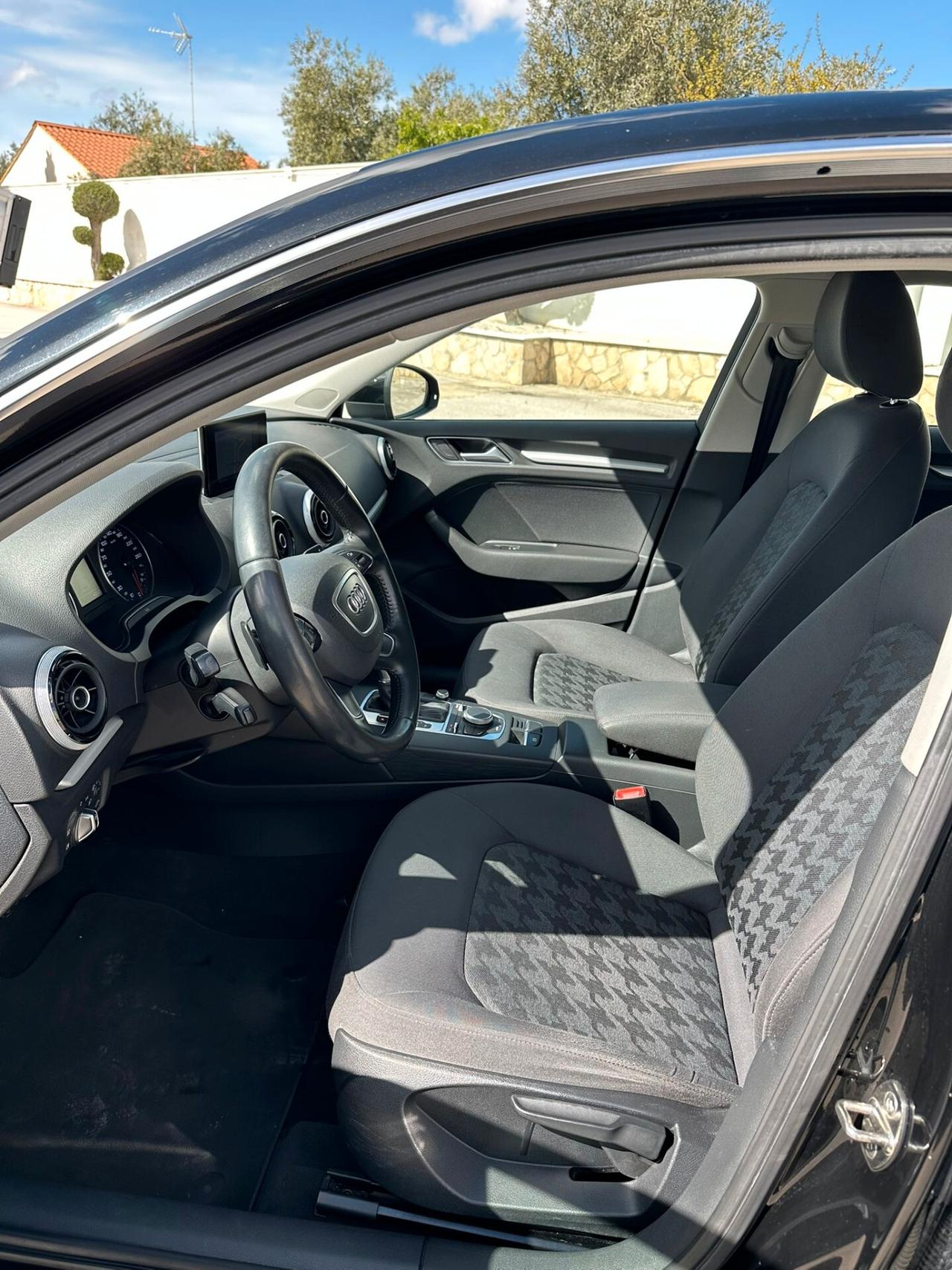 AUDI A 3 1.6 TDI clean diesel S tronic Ambition