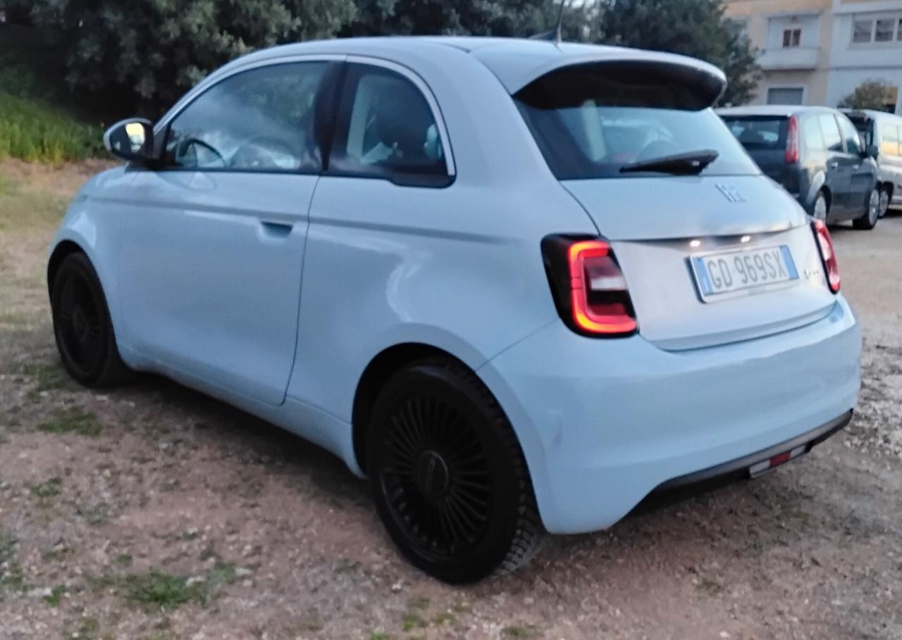 Fiat 500 500e Berlina 42 kWh La Prima