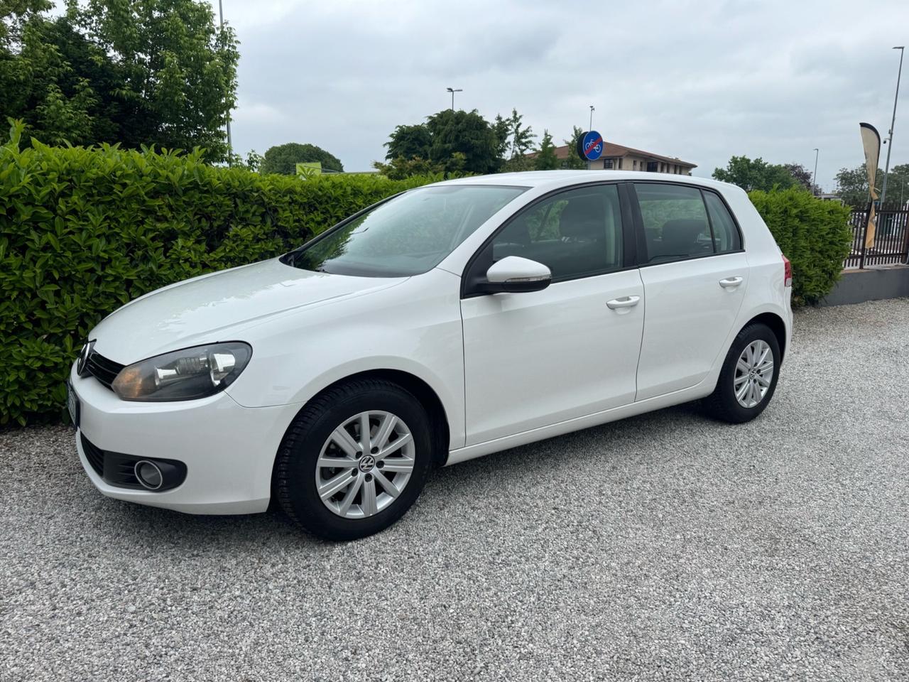 Volkswagen Golf 1.6 TDI Highline - IMPECCABILE