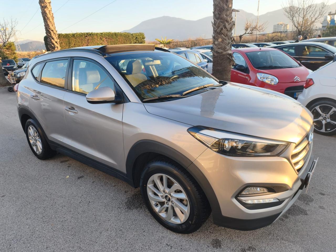 HYUNDAI TUCSON 1.6CRDI 116CV XTECH TETTO APRIBILE