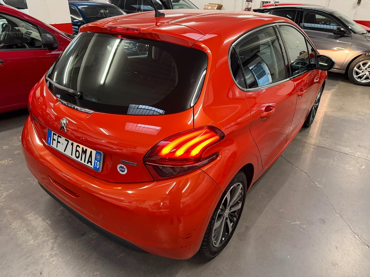 Peugeot 208 PureTech 82 5 porte Allure