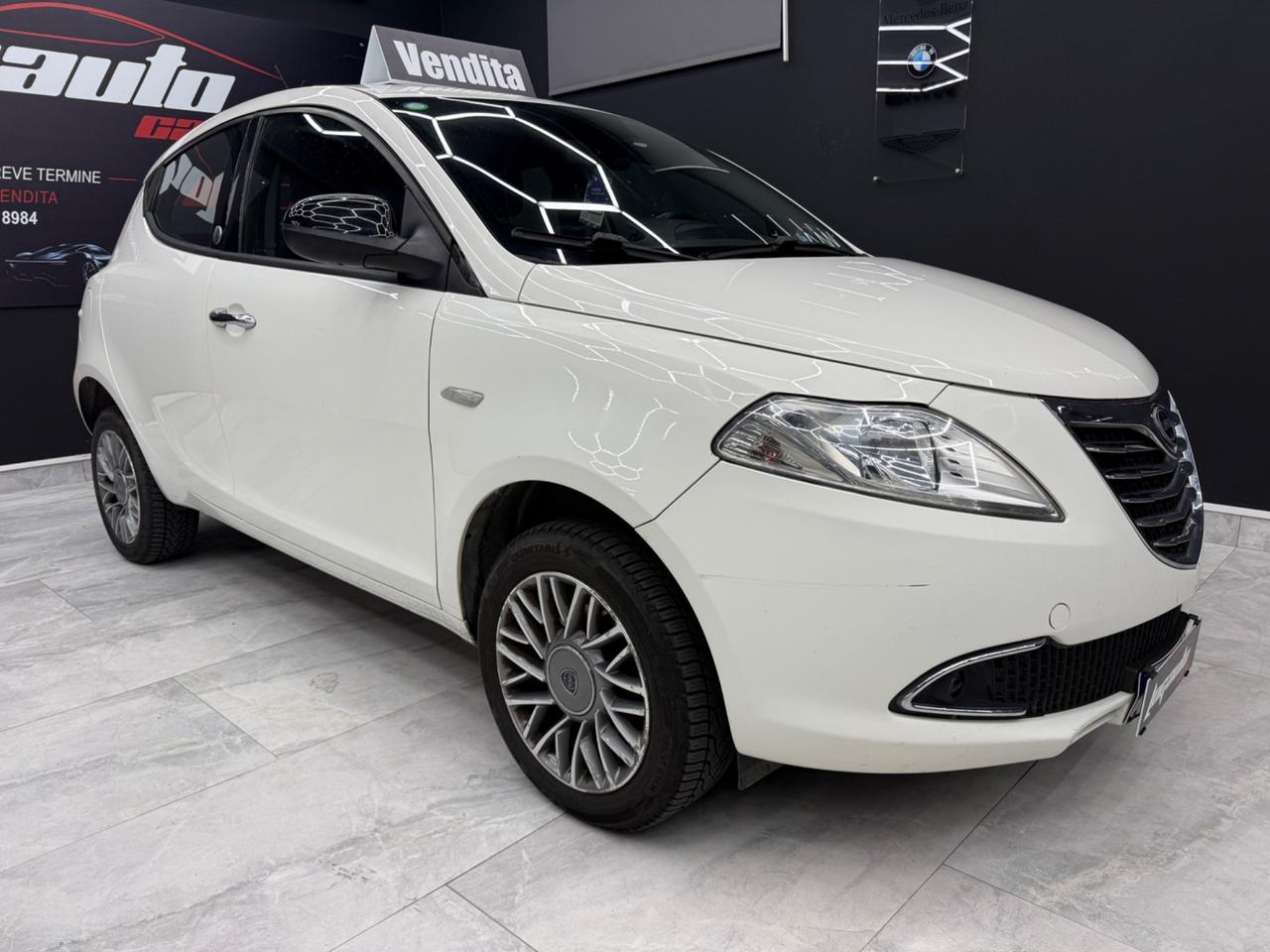 Lancia Ypsilon 0.9 TwinAir 85 CV 5 porte Metano Ecochic Gold