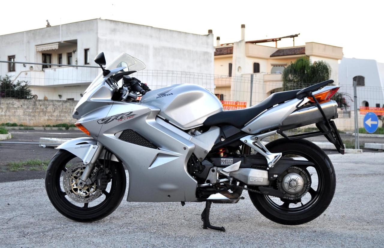 Honda VFR 800 V4 V Tech 2003