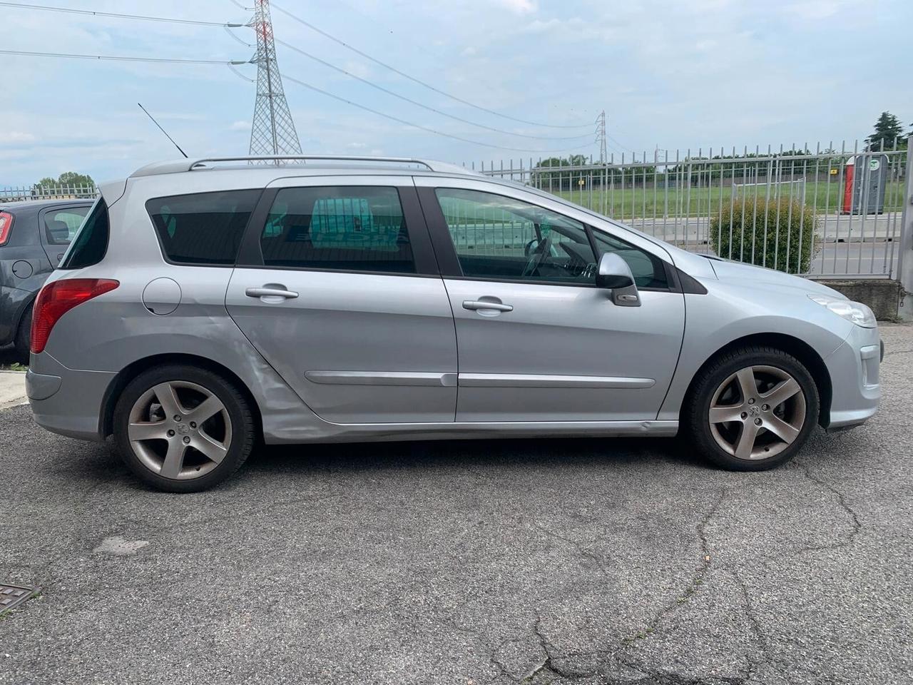 Peugeot 308 2.0 HDi 136CV aut. SW Ciel Féline