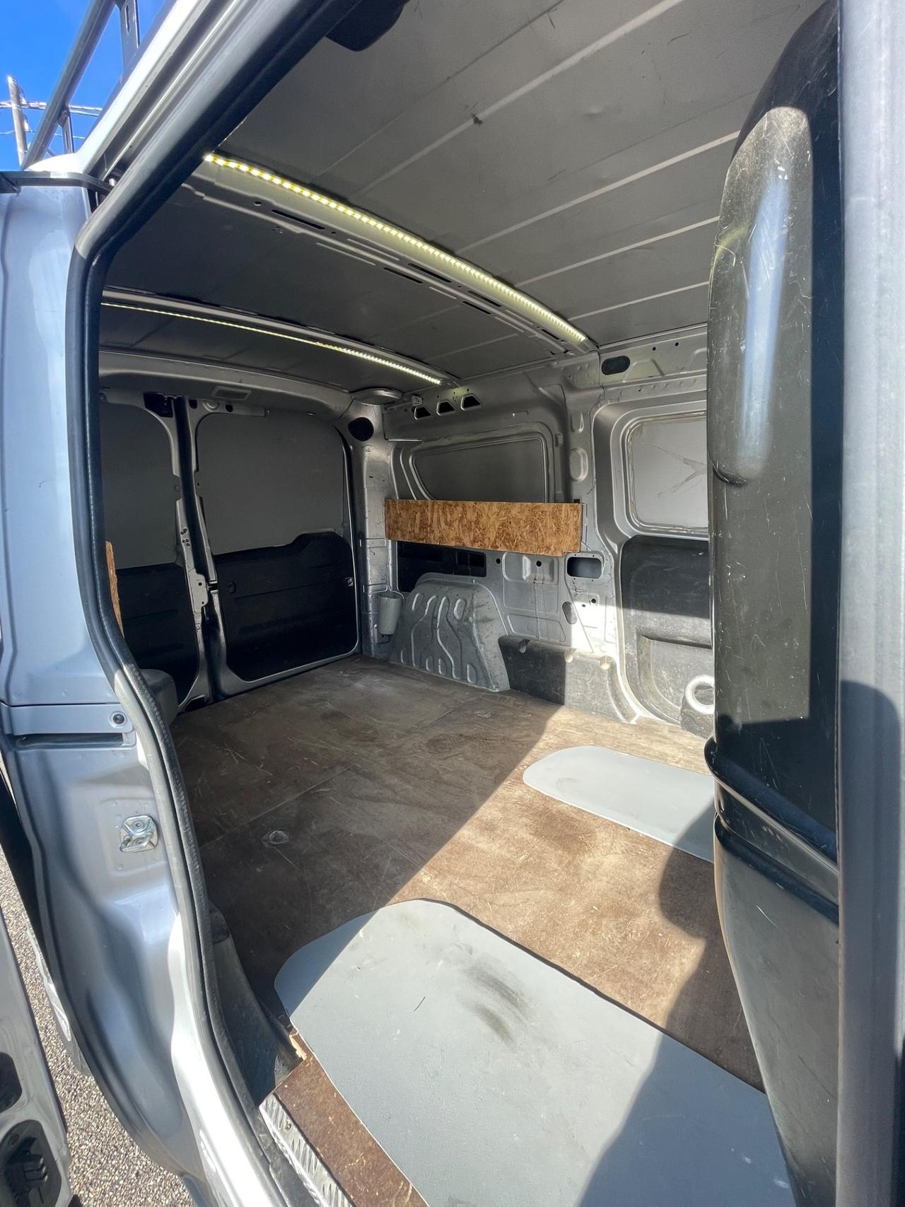 Opel Combo 1.6 diesel con 83.000km