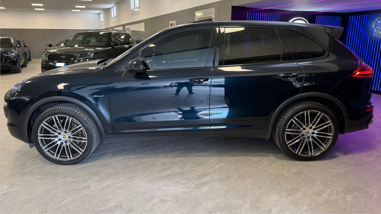 PORSCHE CAYENNE 3.0 DIESEL 2016 PLATINUM EDITION