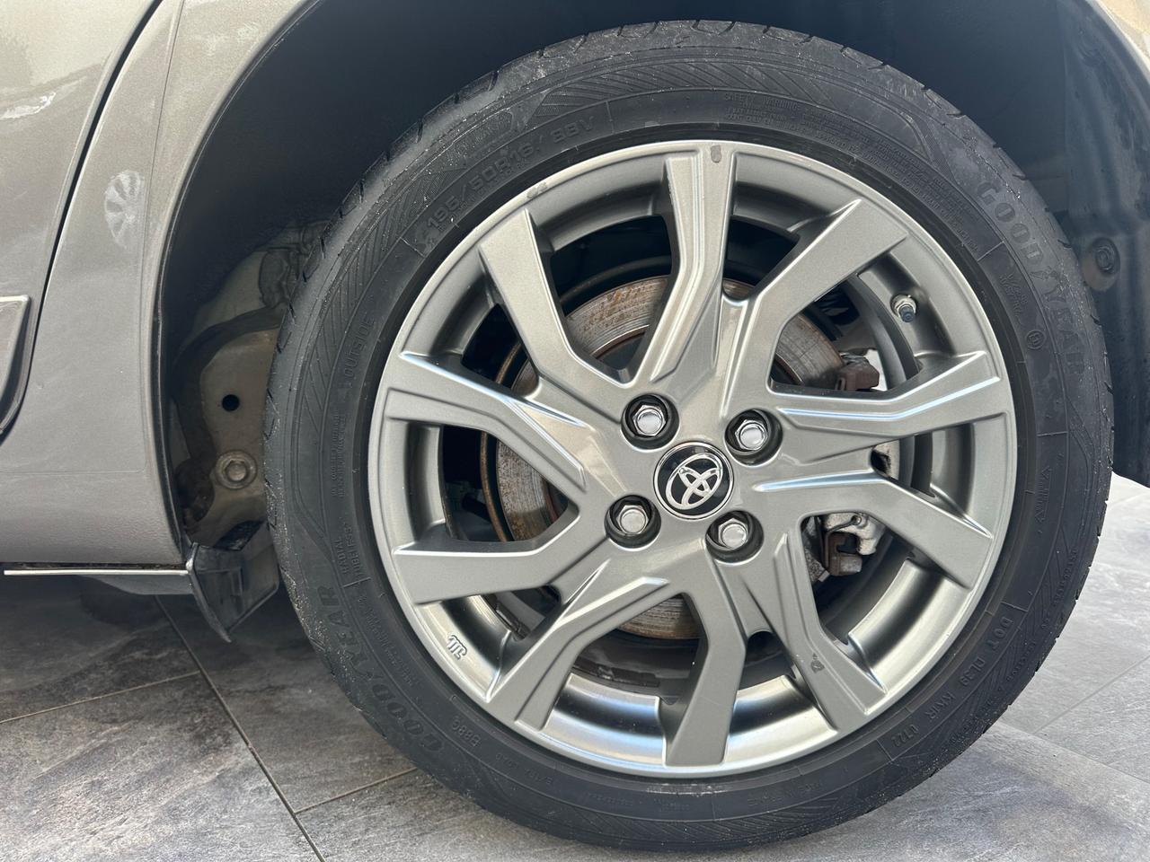 Toyota Yaris 1.0 5 porte Lounge