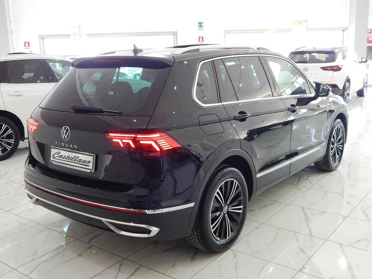 Volkswagen Tiguan 2.0 TDI Elegance 150cv DSG TETTO-NAVI-RADAR-PARK-LED