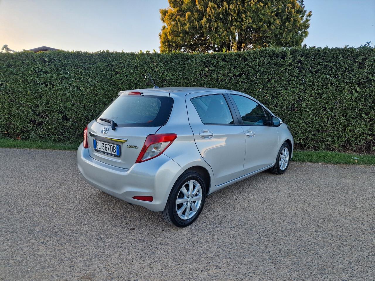 Toyota Yaris 1.3 5p Lounge CVT