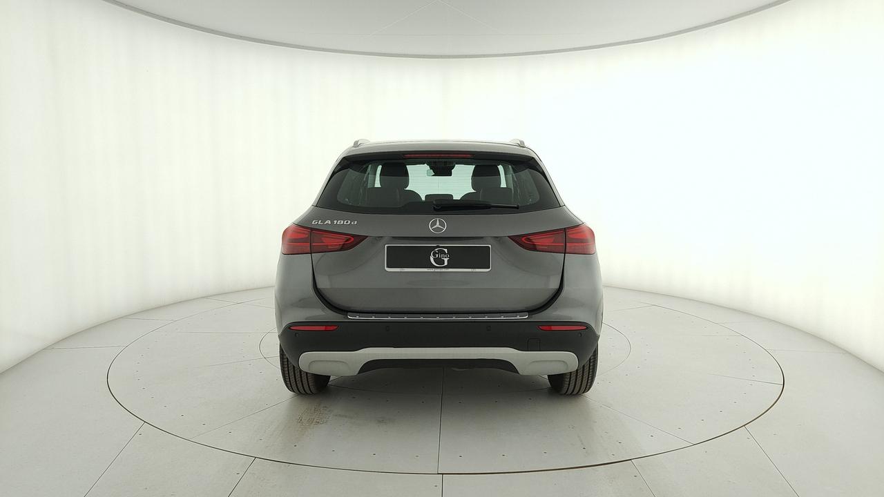 Mercedes-Benz GLA 180 d Advanced auto