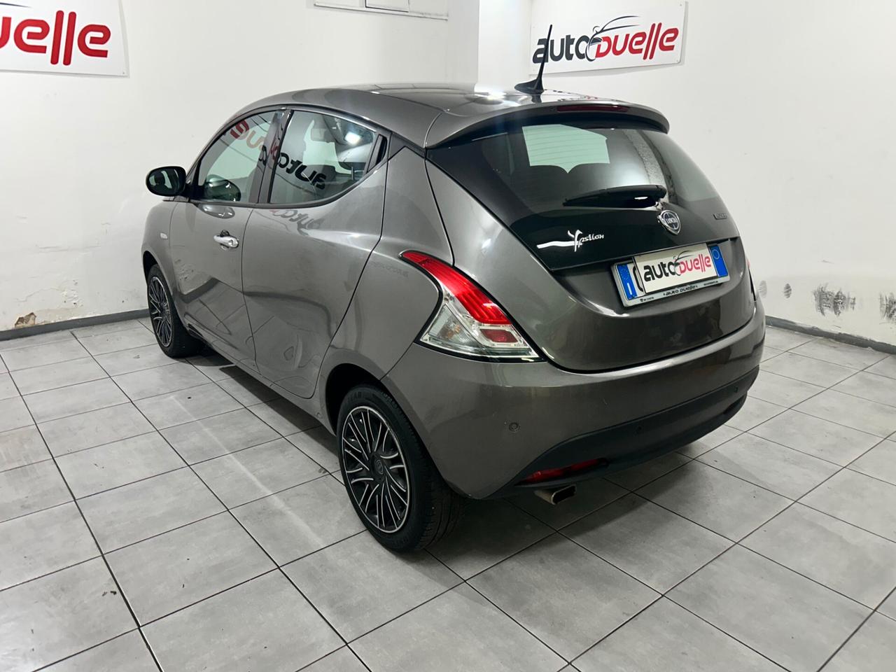 Lancia Ypsilon 1.0 FireFly 5 porte S&S Hybrid Silver Plus