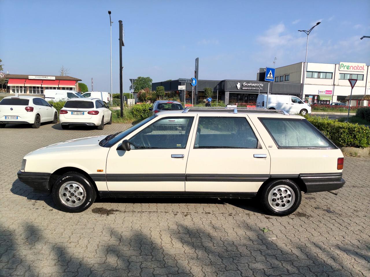 Renault 21 Nevada 1.7 GTS + gancio traino