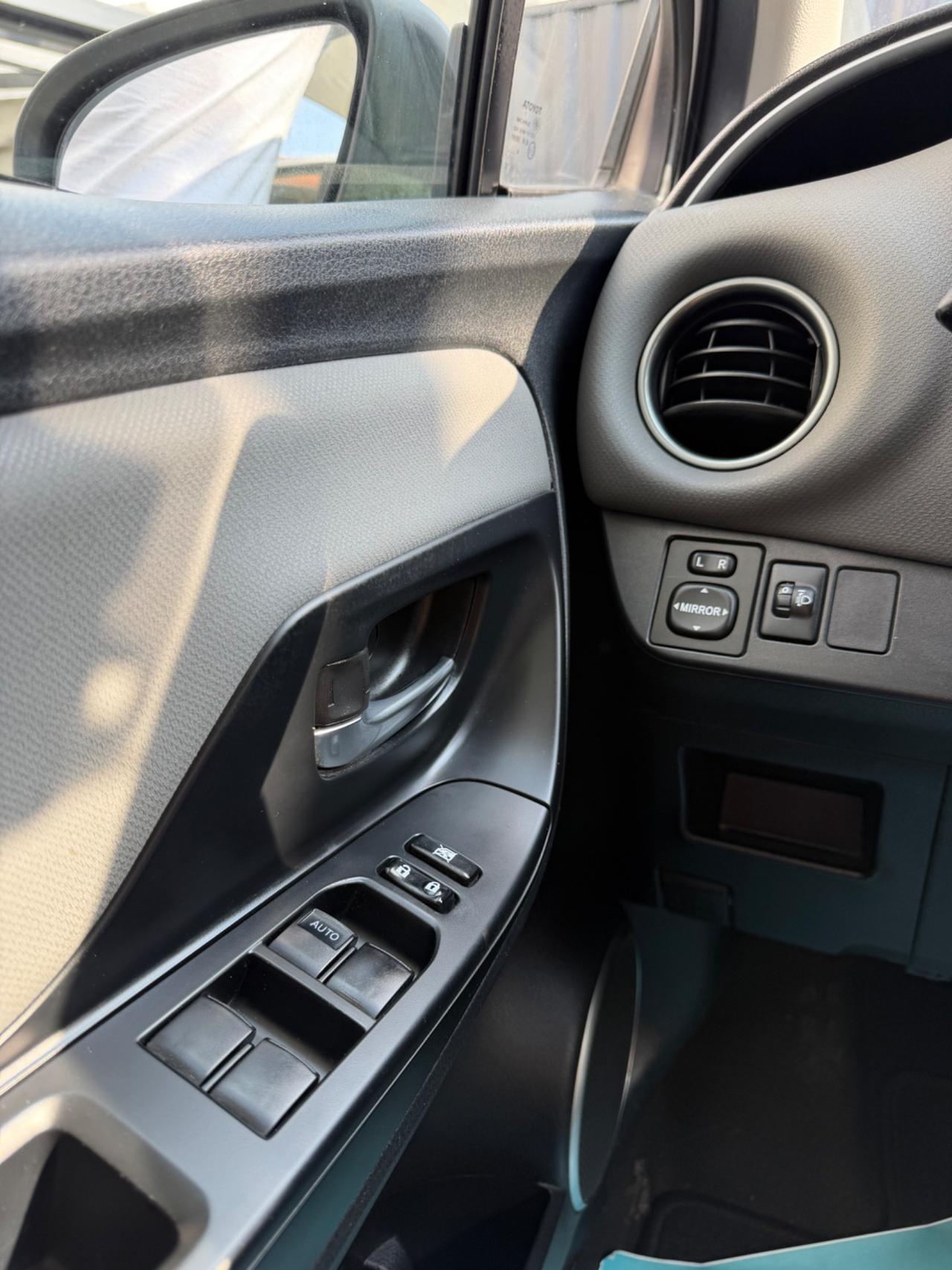 Toyota Yaris 1.5 Hybrid Neopatentati Euro 6
