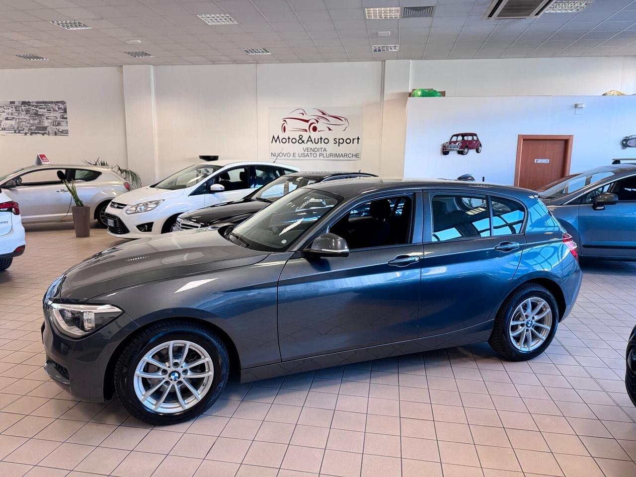 Bmw 118 118d 5p. Unique