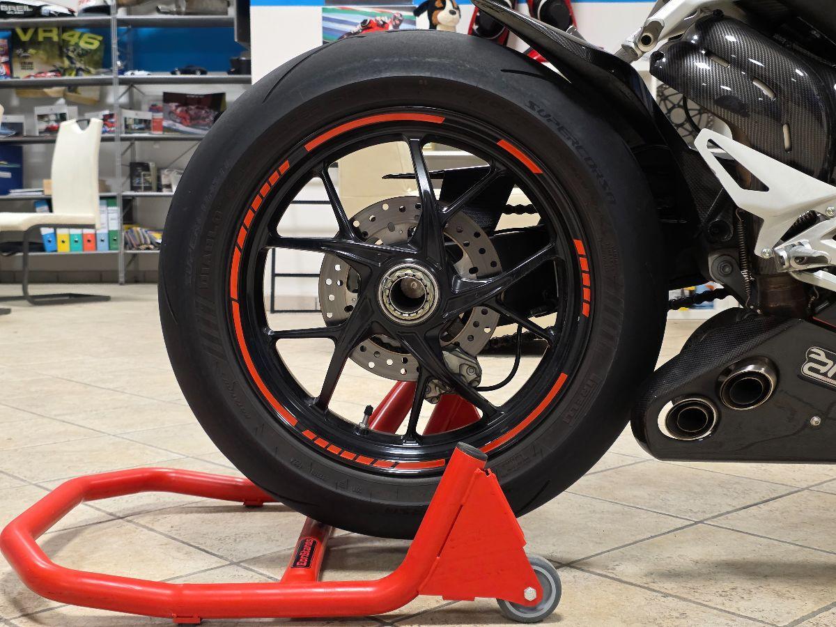 DUCATI PANIGALE V4 CON SCARICO DESMO OK