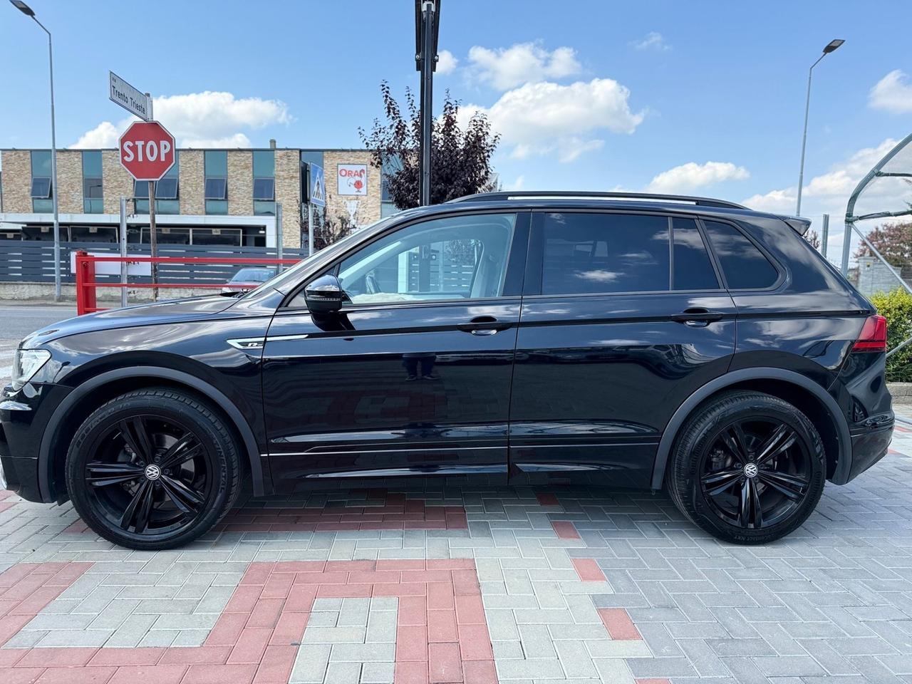 Volkswagen Tiguan 2.0TDI 150CV DSG R-LINE*UNICO PROP