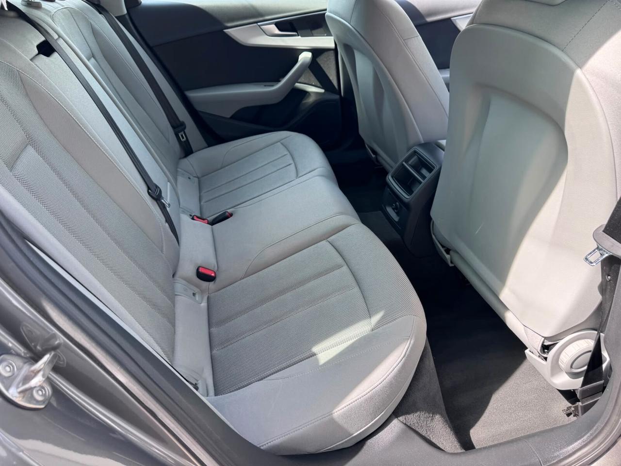 Audi A4 Avant 30 TDI/136 CV S tronic Business Advanced*EURO6