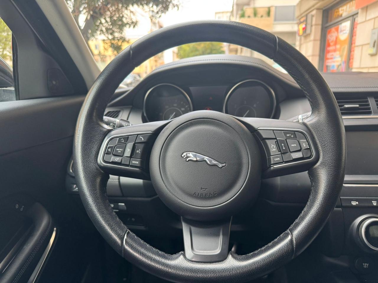Jaguar E-Pace 2.0D 150 CV R-Dynamic