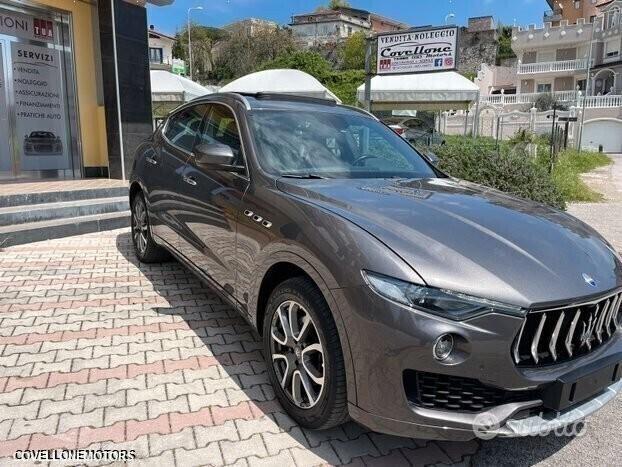 Maserati Levante 3.0 diesel pack sport pell tetto