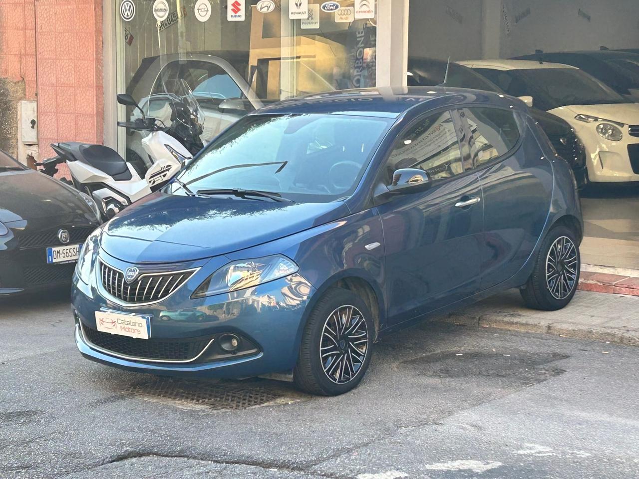 Lancia Ypsilon 1.0 FireFly 5 porte S&S Hybrid Ecochic A. Ferretti