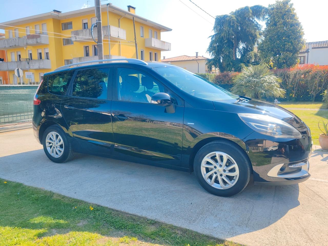 Renault Scenic 1.5 DCI" 7 posti 2015 Euro 6