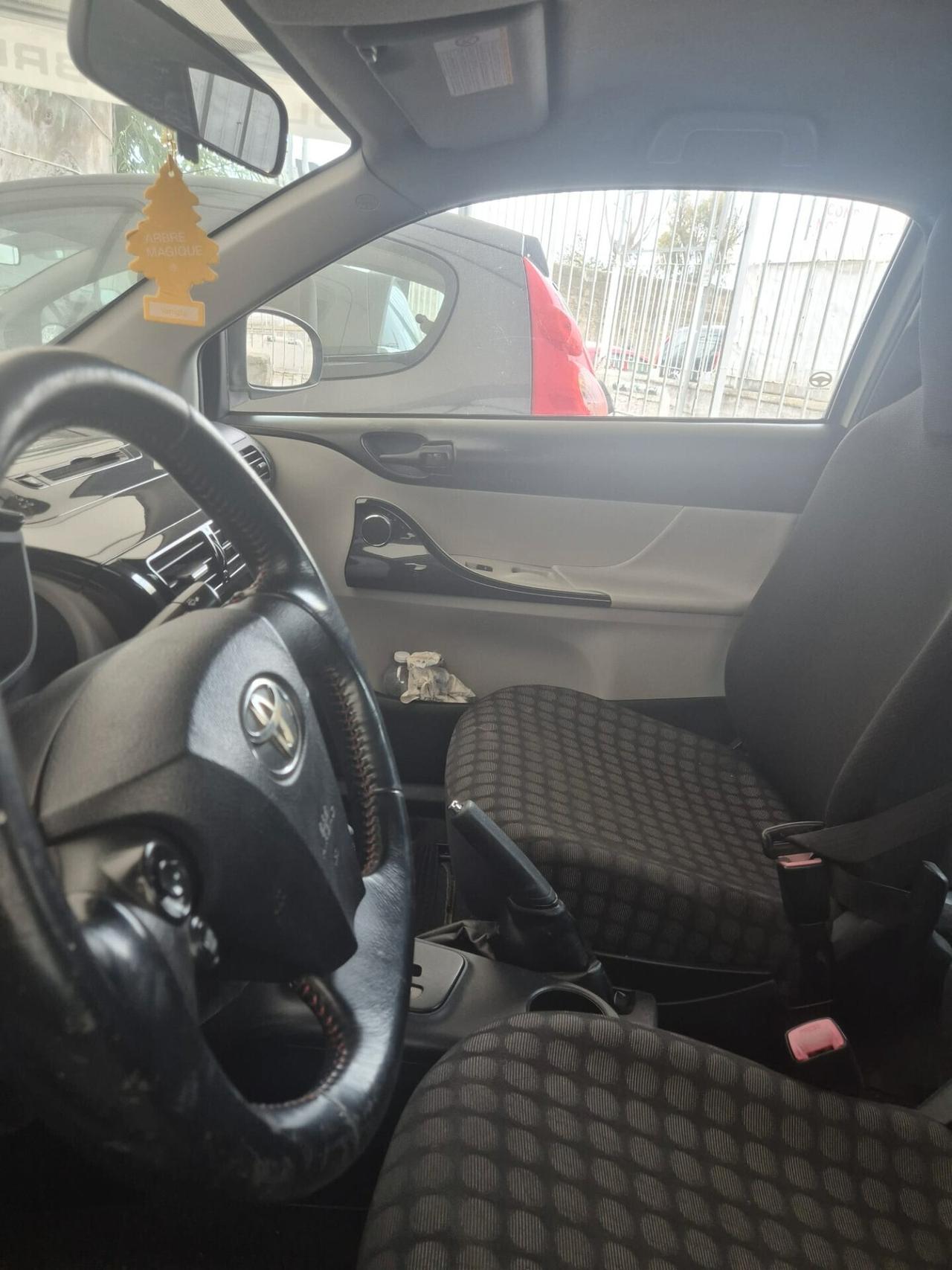 Toyota iQ 1.0 High Collection