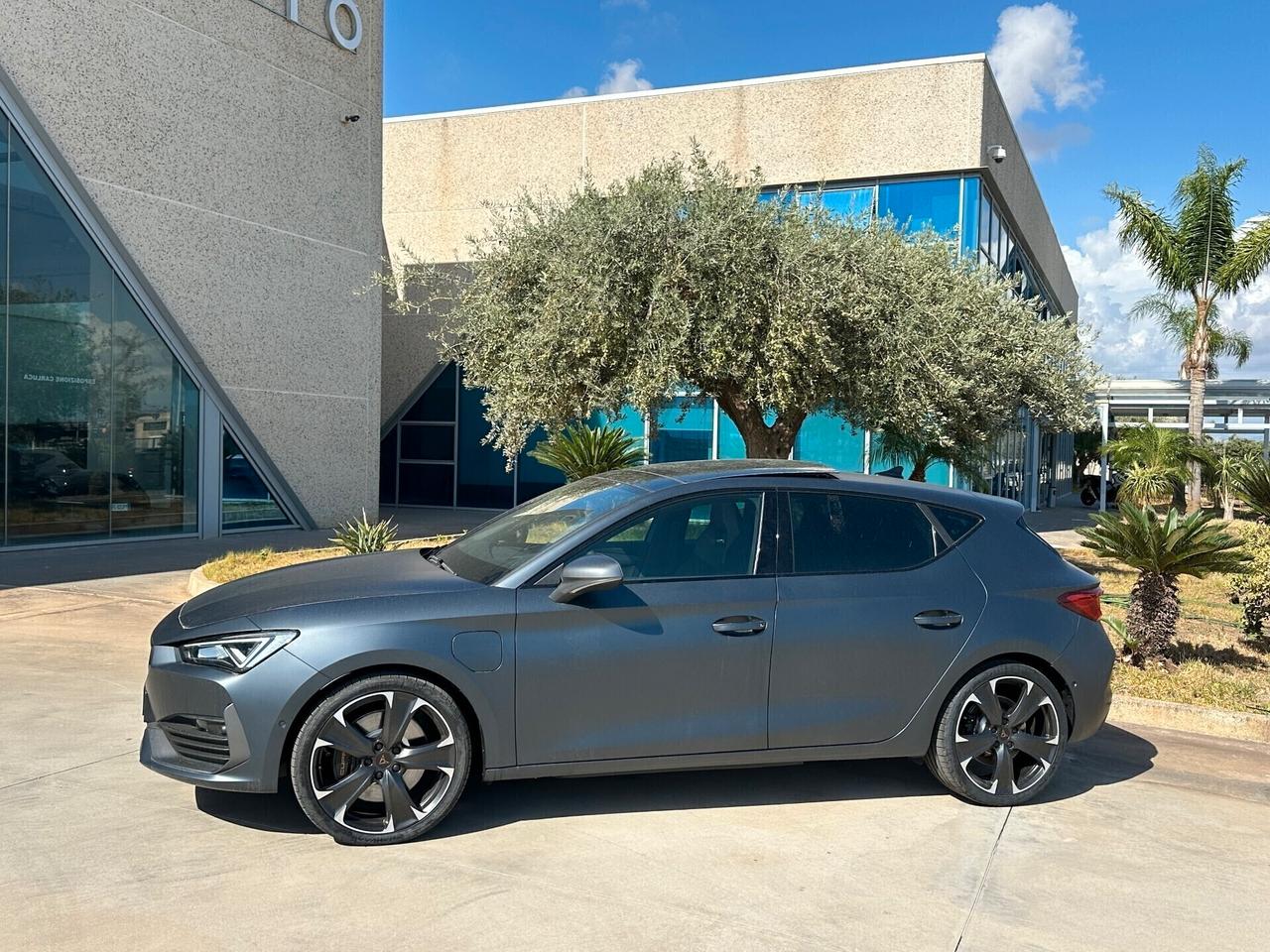 Cupra Leon 1.4 e-HYBRID 245 CV DSG VZ - T-stock 2025