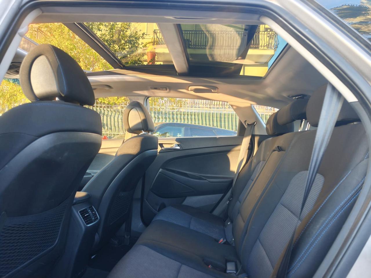 HYUNDAI TUCSON 1.6CRDI 116CV XTECH TETTO APRIBILE