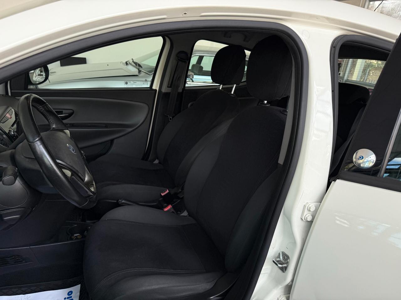 Lancia Ypsilon 1.2 69 CV 5 porte GPL Ecochic Gold