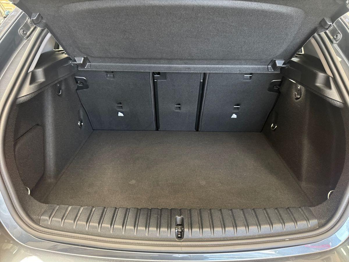 BMW Serie 1 F40 - 116d Business Advantage